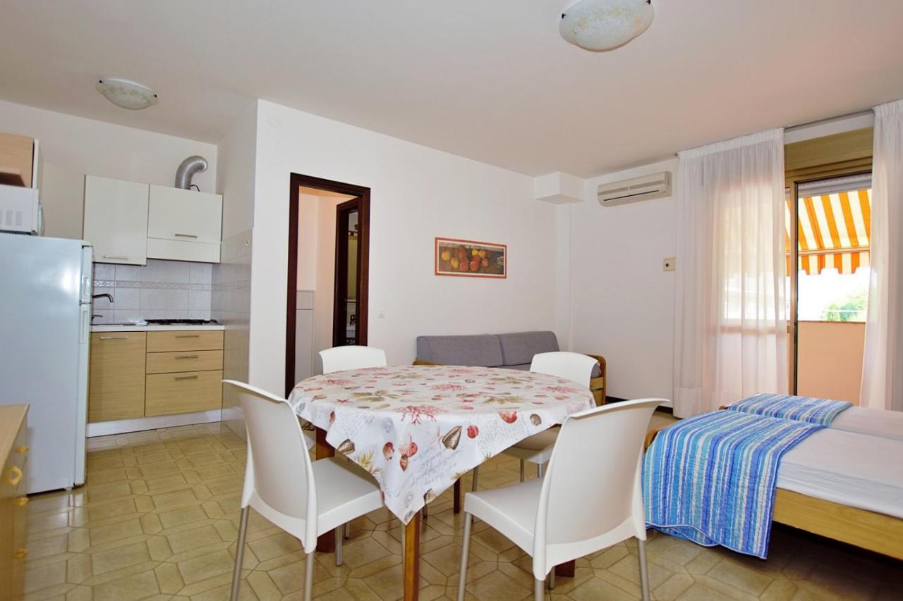 Residenza Canova Lignano Sabbiadoro Esterno foto
